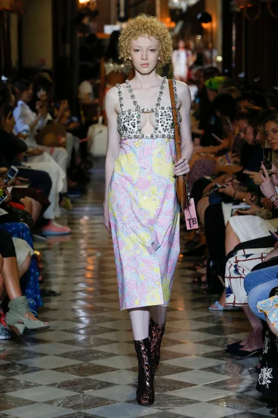 Look 13